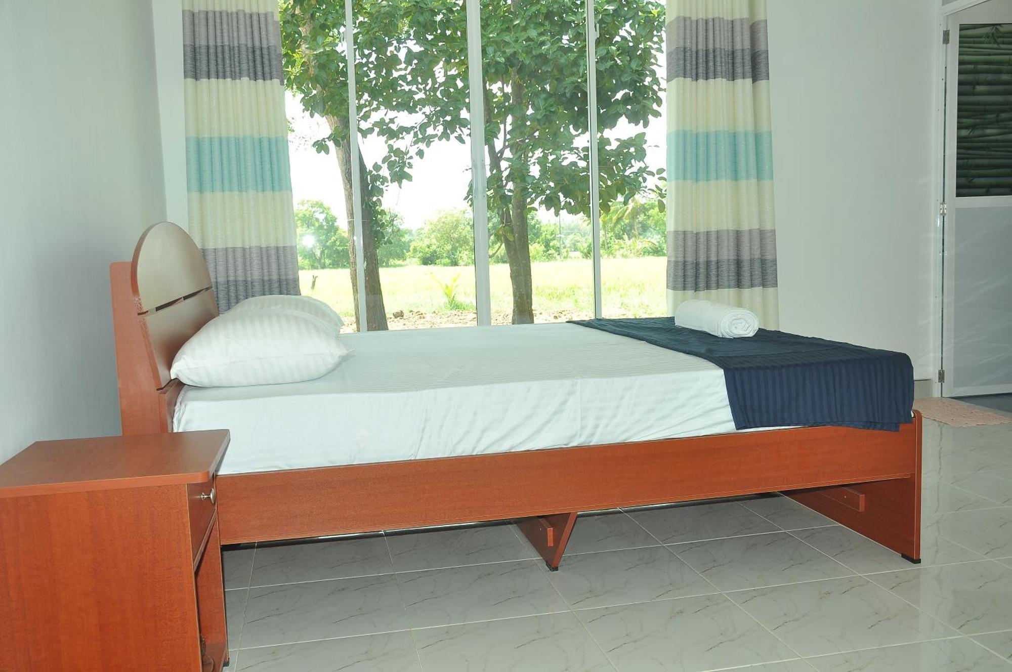 Risenlak Holiday Resort โปลอนนารูวา ภายนอก รูปภาพ