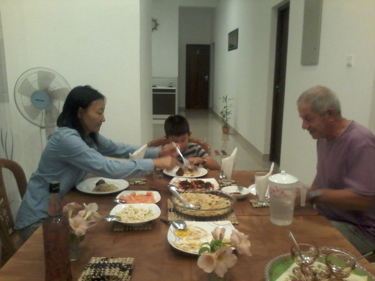 Risenlak Holiday Resort โปลอนนารูวา ภายนอก รูปภาพ