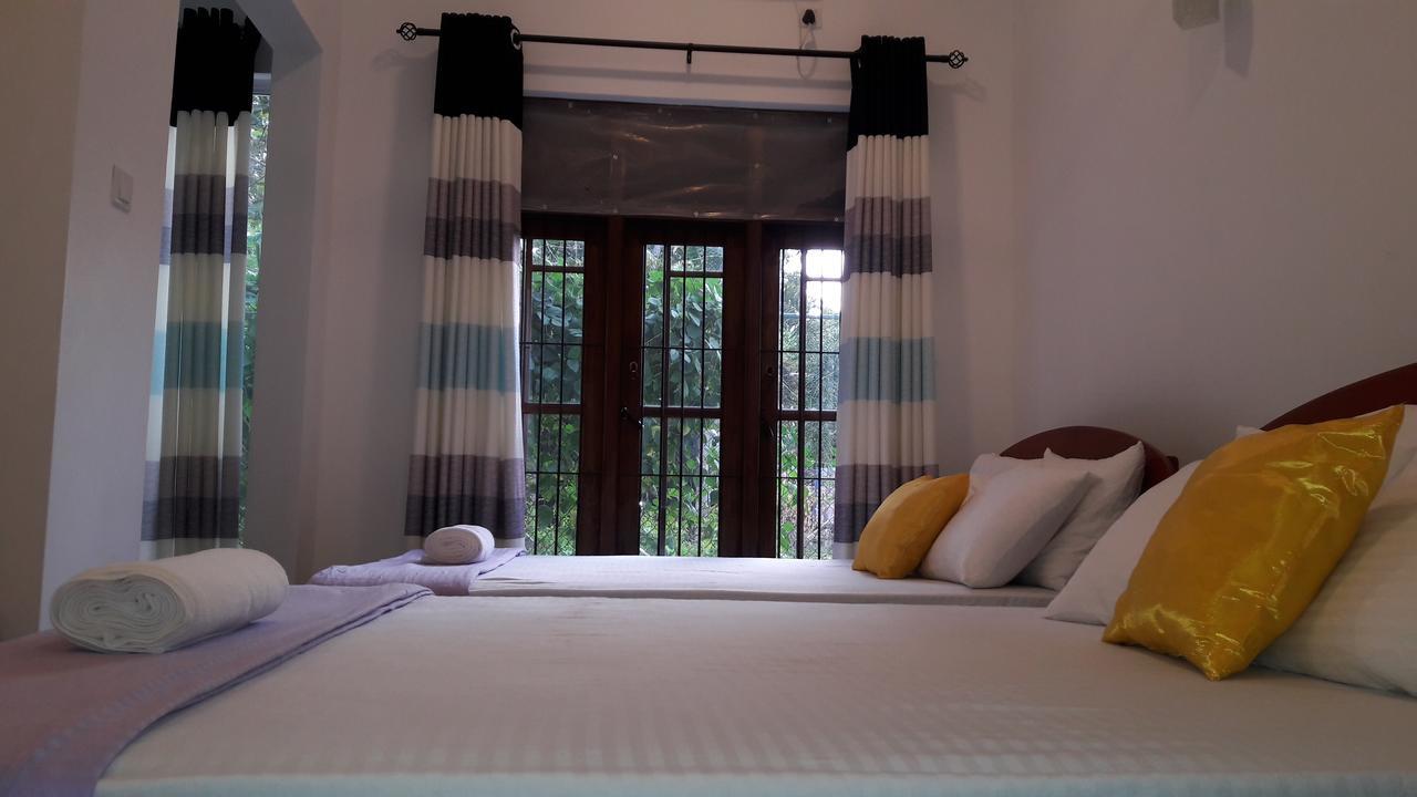Risenlak Holiday Resort โปลอนนารูวา ภายนอก รูปภาพ
