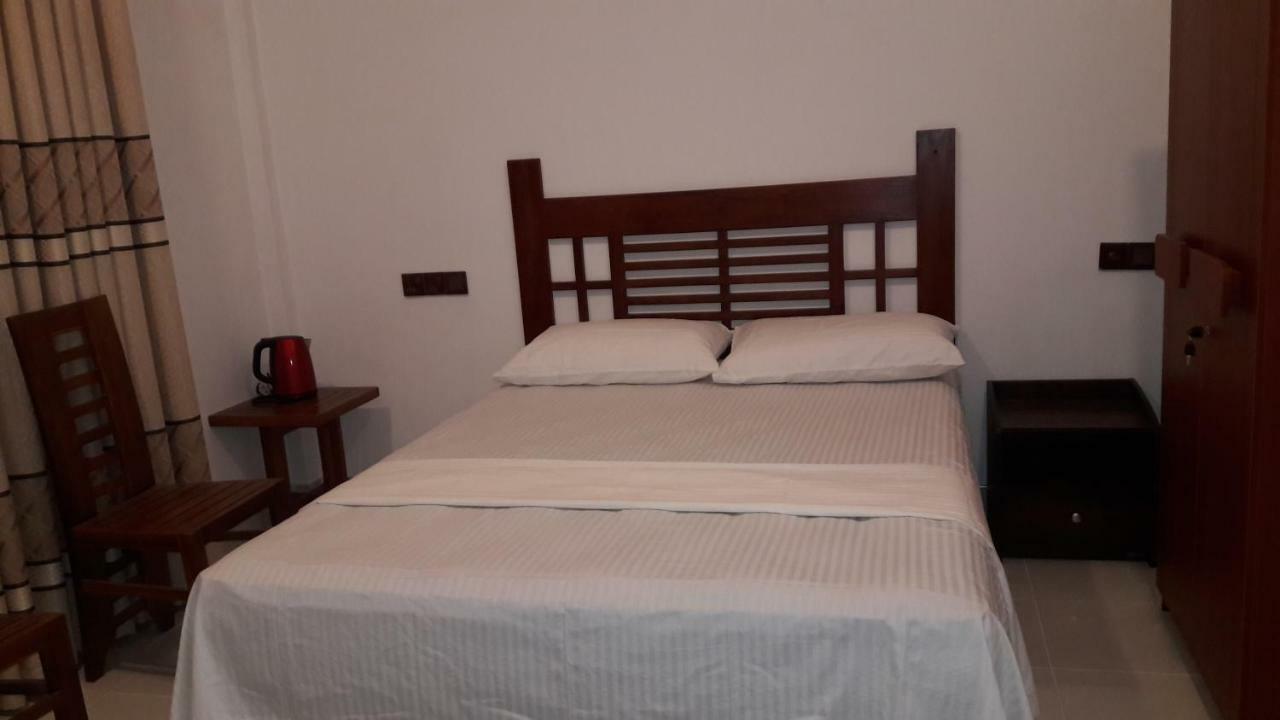 Risenlak Holiday Resort โปลอนนารูวา ภายนอก รูปภาพ